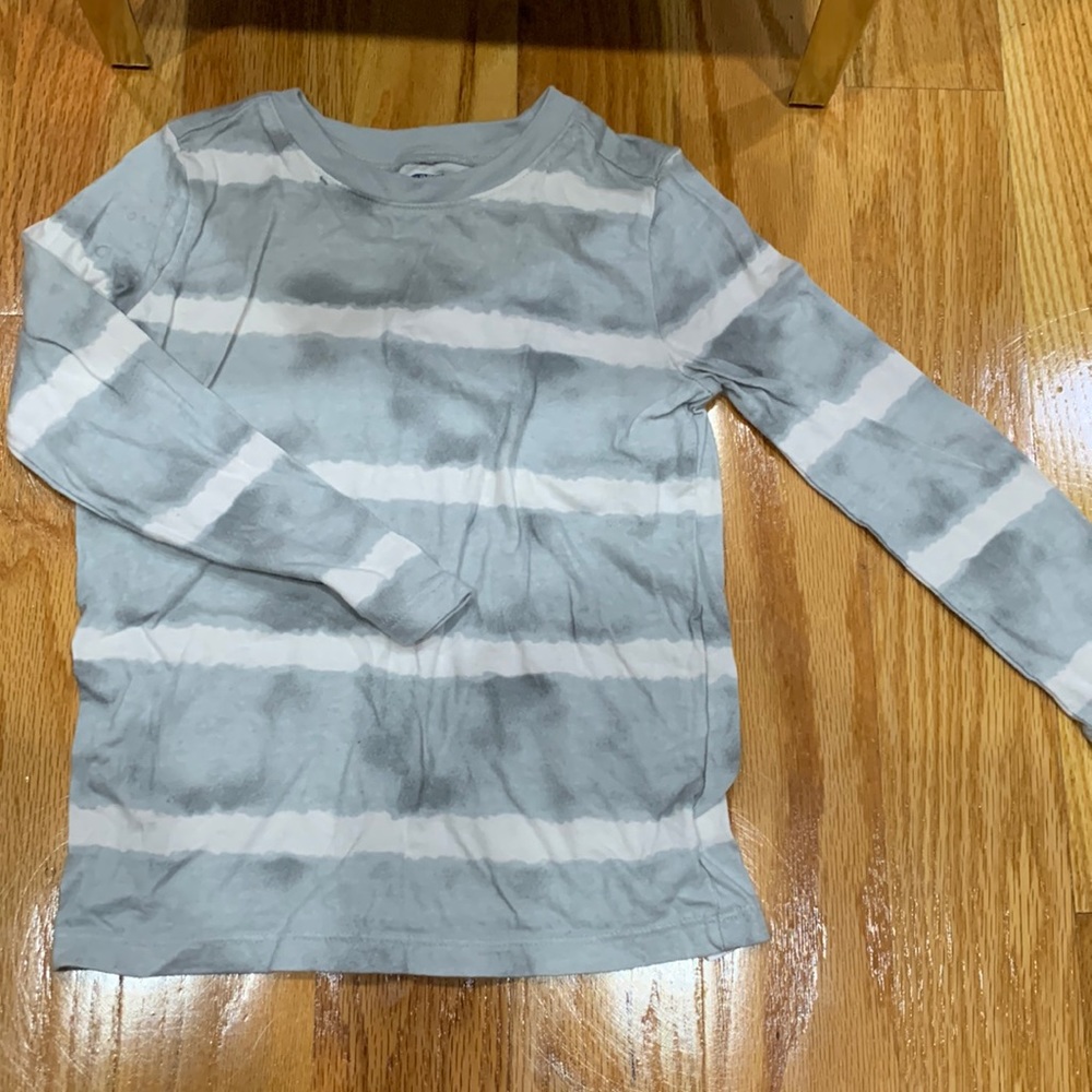 Boys Old Navy long sleeve top